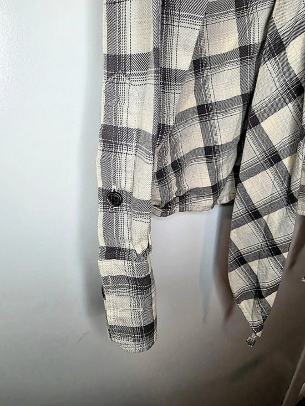 Lauren Ralph Lauren Cream and Gray Plaid Button-Down Tie-Neck Shirt-Large - Picture 9 of 11
